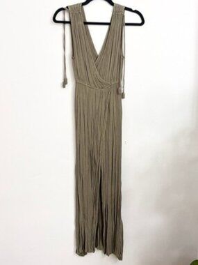 EUC Mustard Seed Sage Green Sleeveless V Neck Long Romper Midi Dress - sz Small